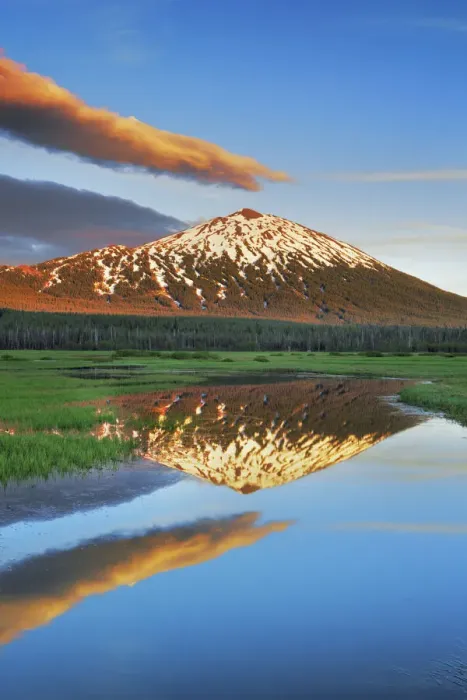 Framed Print : Forest pond am Sparks Lake with Mount Bachelor - USA, Oregon, Deschutes, Cascade Lakes Framed Print : Forest pond am Sparks Lake with Mount Bachelor - USA, Oregon, Deschutes, Cascade Lakes