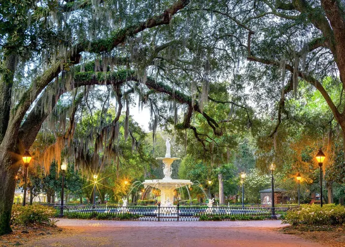 Framed Print : Forsyth Fountain, Forsyth Park Savannah, Georgia, USA Framed Print : Forsyth Fountain, Forsyth Park Savannah, Georgia, USA