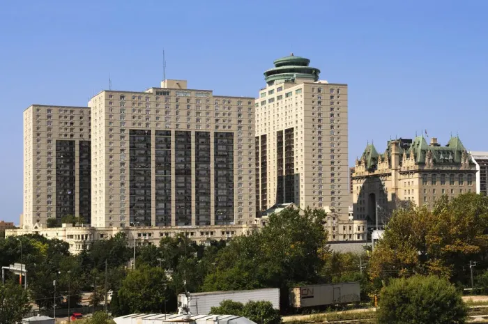 Framed Print : Fort Garry Hotel, Winnipeg, Churchill, Hudson Bay, Manitoba, Canada