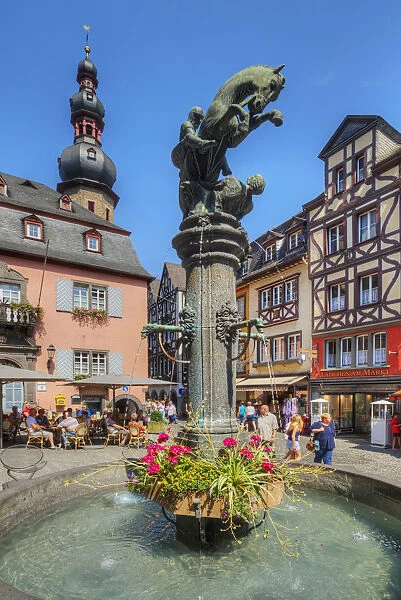 Fountain on the market place, Cochem, Rhineland-Palatinate, Germany