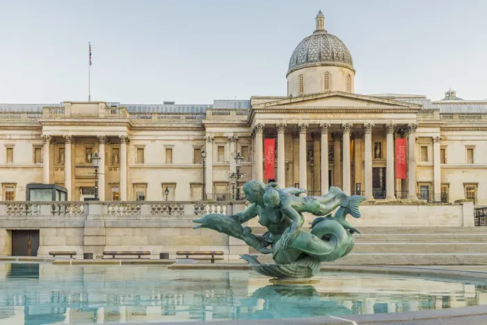 Framed Print : Fountain outside the National Gallery, Trafalgar Square, London, England Framed Print : Fountain outside the National Gallery, Trafalgar Square, London, England