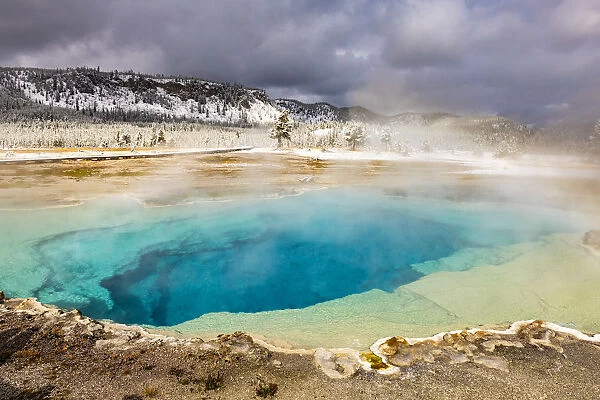 Fountain Paint pots, Midway Geyser Basin, Yellowstone National Park, Wyoming, USA
