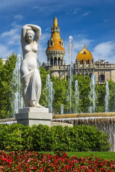 Framed Print : Fountain in Plaza Catalunya with Casa Rocamora modernist building behind, Barcelona Framed Print : Fountain in Plaza Catalunya with Casa Rocamora modernist building behind, Barcelona