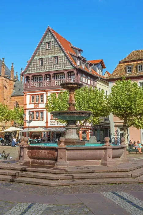 Framed Print : Fountain with Restaurant at Marktplatz, Neustadt an der Weinstrasze, Deutsche Weinstrasze, Rhineland-Palatinate, Germany Framed Print : Fountain with Restaurant at Marktplatz, Neustadt an der Weinstrasze, Deutsche Weinstrasze, Rhineland-Palatinate, Germany