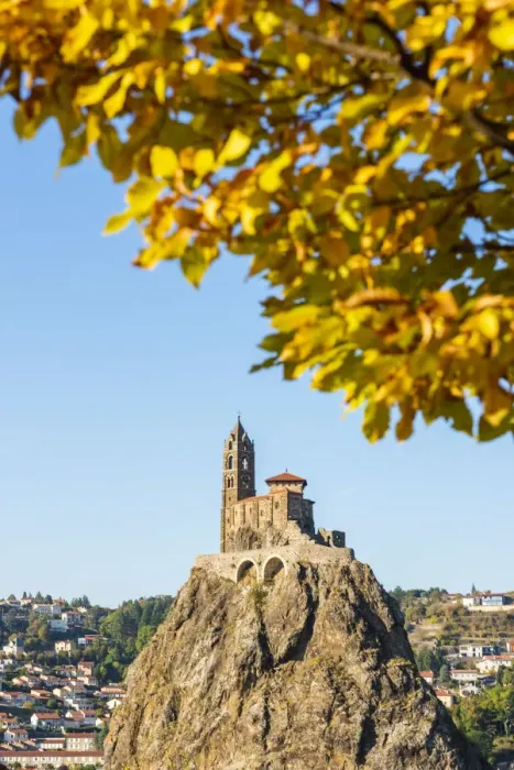 Framed Print : France, Auvergne-Rhone-Alpes, Haute-Loire, Le Puy-en-Velay Framed Print : France, Auvergne-Rhone-Alpes, Haute-Loire, Le Puy-en-Velay