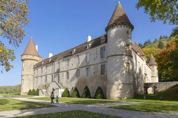 Framed Print : France, Bourgogne-Franche-Comta©, Burgundy, Two people walk towards Chateau Bazoches Framed Print : France, Bourgogne-Franche-Comta©, Burgundy, Two people walk towards Chateau Bazoches