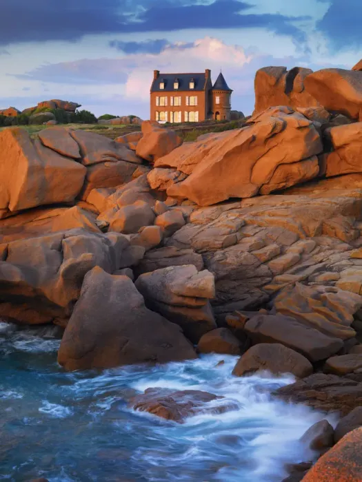Framed Print : France, Brittany, Cote de Granit Rose (Pink Granite Coast), Cotes d Armor, Tregastel