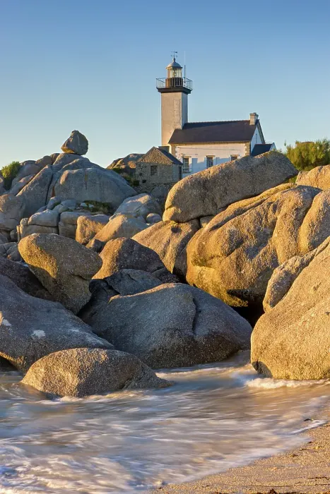 Framed Print : France, Brittany, Finistere, Pointe de Pontusval lighthouse
