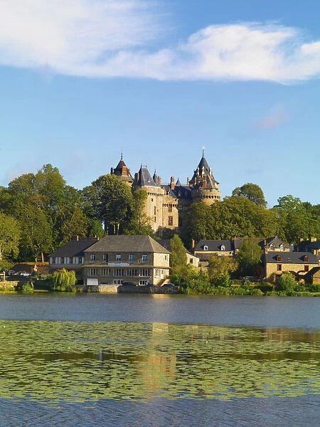 France, Brittany, Ille et Vilaine, Combourg, Chateau de Cambourg with lake infront