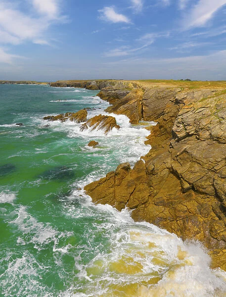 France, Brittany, Morbihan, Cote Sauvage, Quiberon Peninsula, Port Goulom, waves