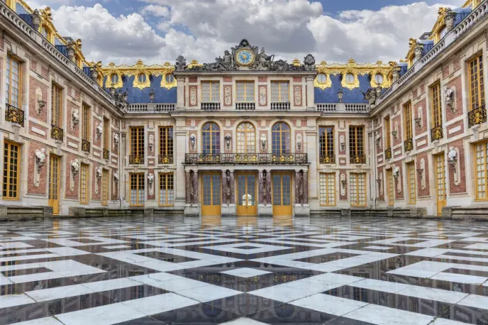Framed Print : France, Ile-de-France, Yvelines, Versailles, Palace of Versailles, the marble Courtyard