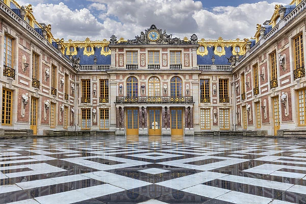 France, Ile-de-France, Yvelines, Versailles, Palace of Versailles, the marble Courtyard