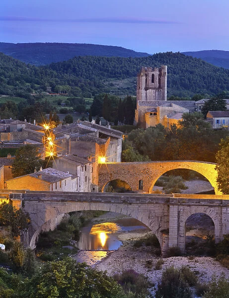 France, Languedoc, Lagrasse, Overview of town at night