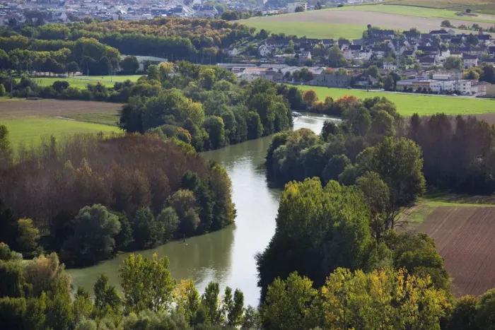 Framed Print : France, Marne, Champagne Region, Hautvillers, overview of the Marne River Framed Print : France, Marne, Champagne Region, Hautvillers, overview of the Marne River