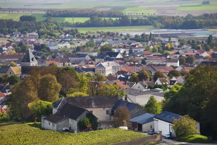 Framed Print : France, Marne, Champagne Region, Vertus, town overview Framed Print : France, Marne, Champagne Region, Vertus, town overview