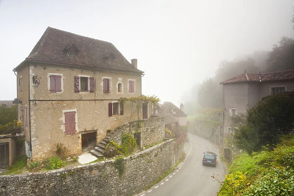 France, Midi-Pyrenees Region, Lot Department, St-Cirq-Lapopie