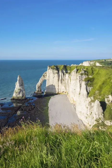 Framed Print : France, Normandy (Normandie), Seine-Maritime department, Etretat. White chalk cliffs Framed Print : France, Normandy (Normandie), Seine-Maritime department, Etretat. White chalk cliffs