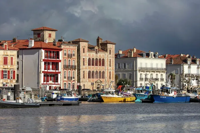 Framed Print : France, Nouvelle-Aquitaine, Pyrenees-Atlantiques, Pays Basque, Basque Country, Saint- Jean-de-Luz, fishing boats moored up in front of historical centre Framed Print : France, Nouvelle-Aquitaine, Pyrenees-Atlantiques, Pays Basque, Basque Country, Saint- Jean-de-Luz, fishing boats moored up in front of historical centre