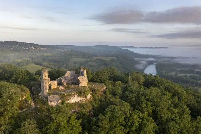 Framed Print : France, Occitanie, Lot, aerial view of the Taillefer ruins & Dordogne river Framed Print : France, Occitanie, Lot, aerial view of the Taillefer ruins & Dordogne river
