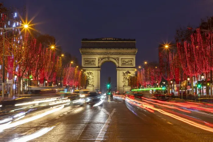 Framed Print : France, Paris, Arc de Triomphe, Avenue de Champs-Elysee at Christmas Framed Print : France, Paris, Arc de Triomphe, Avenue de Champs-Elysee at Christmas