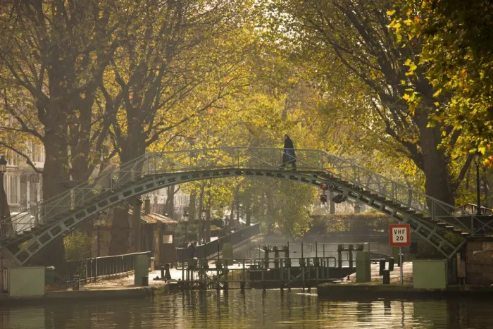 Framed Print : France, Paris, Canal St-Martin, canal footbridge