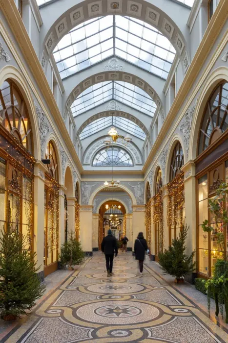 Framed Print : France, Paris, Galerie Vivienne, Vivienne Gallery at Christmas Framed Print : France, Paris, Galerie Vivienne, Vivienne Gallery at Christmas