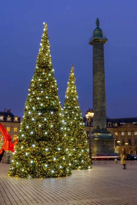 Framed Print : France, Paris, Place de Vendome at Christmas Framed Print : France, Paris, Place de Vendome at Christmas