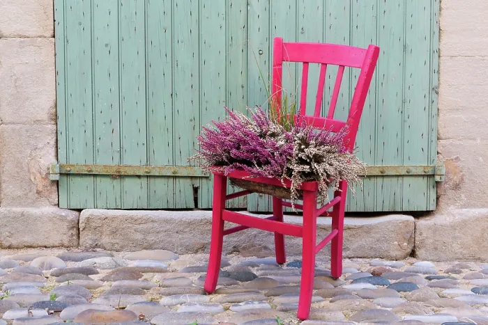 Framed Print : France, Provence Alpes Cote d'Azur, Provence, a chair with lavender in the village of Saignon