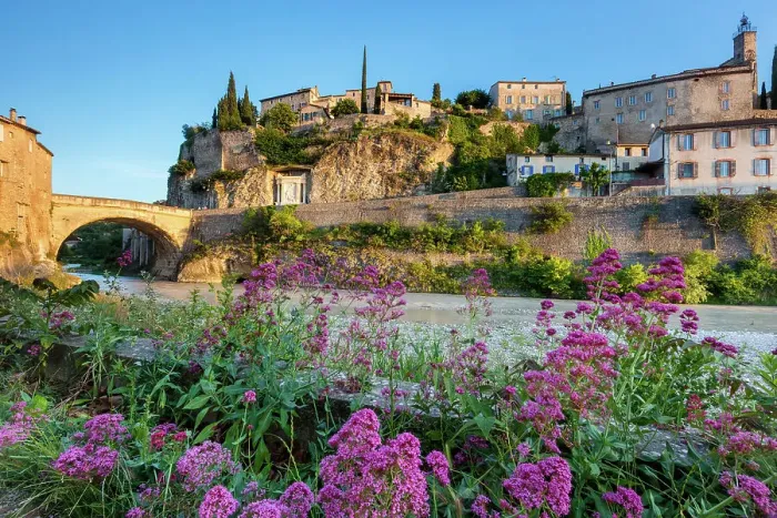 Framed Print : France, Provence, region Vaucluse, Vaison-la-Romaine town Framed Print : France, Provence, region Vaucluse, Vaison-la-Romaine town