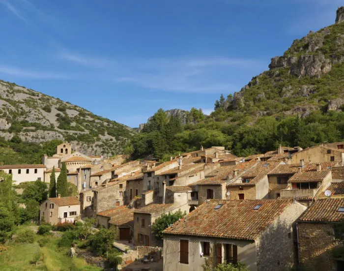 Framed Print : France, Provence, Saint-Guilhem-le-Desert, Overview of town