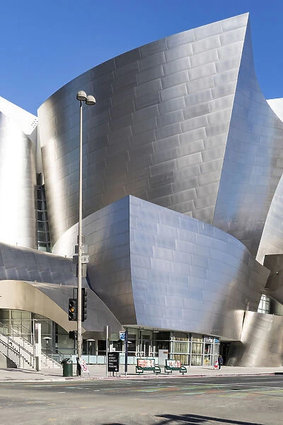 Frank Gehrys Walt Disney Concert Hall, downtown Los Angeles, California, USA