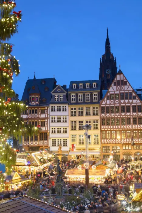 Framed Print : Frankfurt Christmas Market at dusk, Frankfurt am Main, Hesse, Germany Framed Print : Frankfurt Christmas Market at dusk, Frankfurt am Main, Hesse, Germany