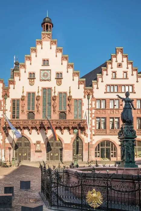 Framed Print : Frankfurter Romer Town Hall and Minvera Fountain, Frankfurt, Hesse, Germany Framed Print : Frankfurter Romer Town Hall and Minvera Fountain, Frankfurt, Hesse, Germany