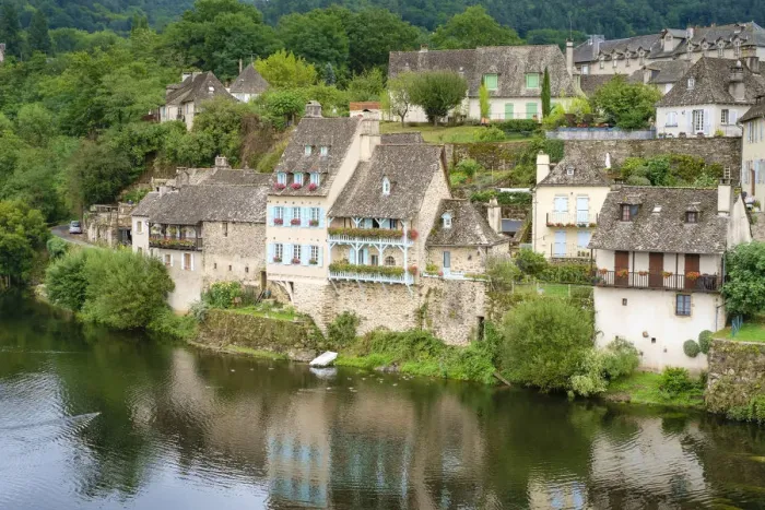 Framed Print : French town of Argentat on the Dordogne River, Correze department, Limousin Framed Print : French town of Argentat on the Dordogne River, Correze department, Limousin