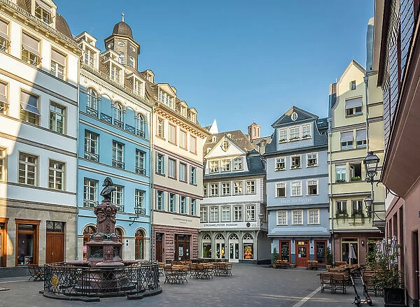 Friedrich-Stoltze-Fountain at the Huhnermarkt square in the new Frankfurt old town, Frankfurt, Hesse, Germany