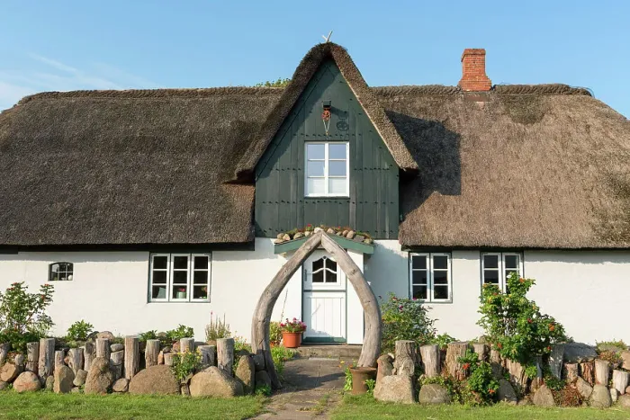 Framed Print : Friesian house in Nieblum on Foehr, Foehr Island, North Friesland, Schleswig-Holstein, Germany, Europe Framed Print : Friesian house in Nieblum on Foehr, Foehr Island, North Friesland, Schleswig-Holstein, Germany, Europe