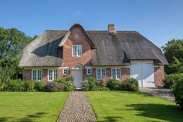 Friesian house in Suderende on Foehr, Foehr Island, North Friesland, Schleswig-Holstein, Germany, Europe