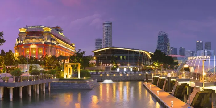 Framed Print : Fullerton Hotel and Marina Bay at dusk, Singapore Framed Print : Fullerton Hotel and Marina Bay at dusk, Singapore