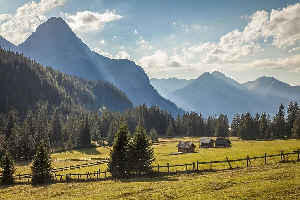 Gaistal valley overlooking the Mieminger mountain range, Ehrwald in Tirol, Tyrol, Austria