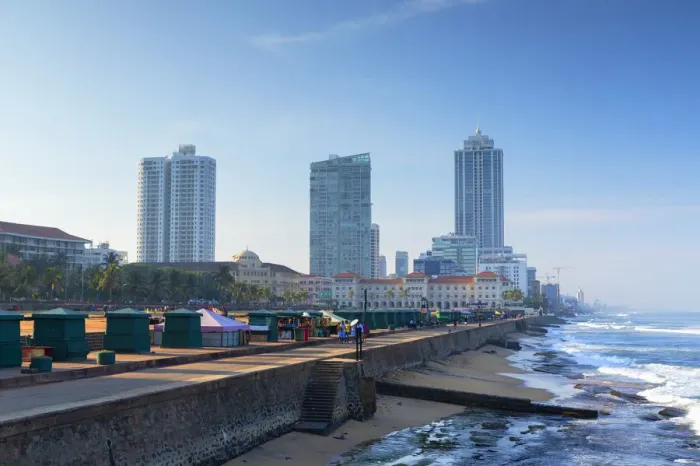 Framed Print : Galle Face Green and Galle Face Beach, Colombo, Sri Lanka