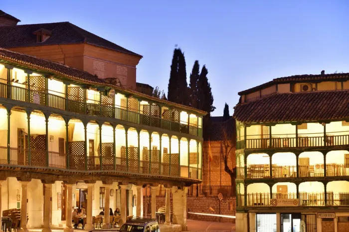 Framed Print : Galleried houses and cafes that surround the 15th-17th century Plaza Mayor. Chinchon Framed Print : Galleried houses and cafes that surround the 15th-17th century Plaza Mayor. Chinchon