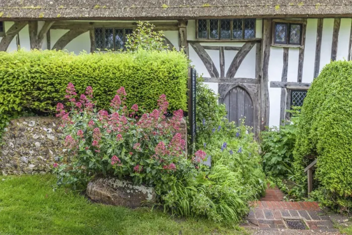 Framed Print : Garden of Alfriston Clergy House, East Sussex, England