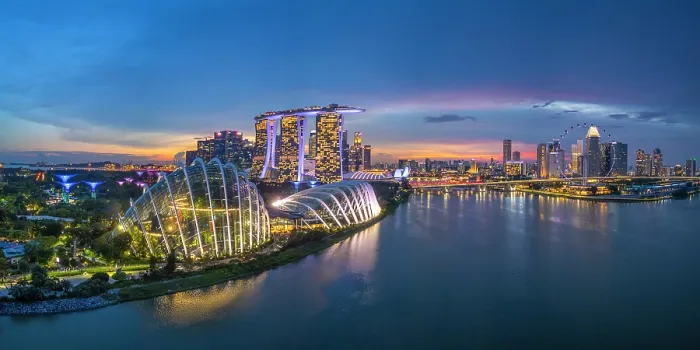 Framed Print : Gardens by the Bay & Marina Bay Sands Hotel, Singapore Framed Print : Gardens by the Bay & Marina Bay Sands Hotel, Singapore