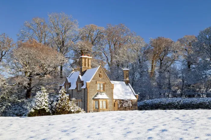 Framed Print : Gatehouse Cottage in Winter, Melbury Osmond, Dorset, England Framed Print : Gatehouse Cottage in Winter, Melbury Osmond, Dorset, England