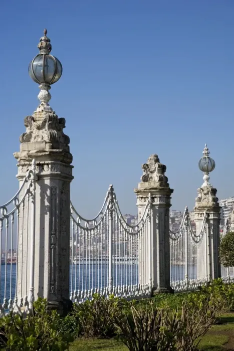 Framed Print : The gates of the Dolmabahce Palace in Istanbul Framed Print : The gates of the Dolmabahce Palace in Istanbul