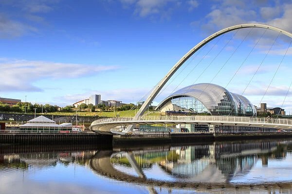 Gateshead and the river Tyne, views of the Tyne river, view of the Millennium Bridge