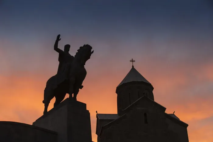 Framed Print : Georgia, Tbilisi, Avlabari, Equestrian Statue of King Vakhtang Gorgasali beside