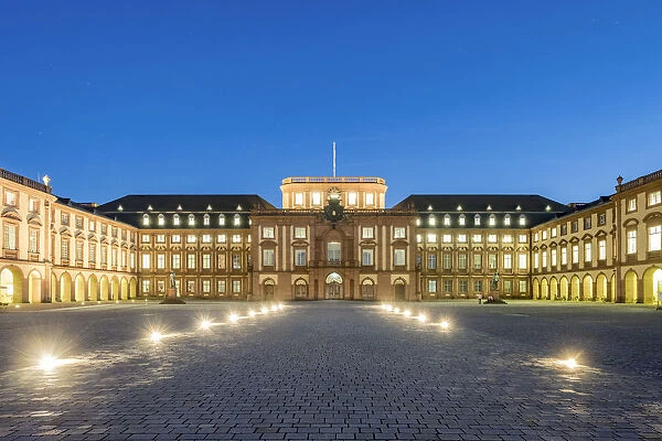 Germany, Baden-WAorttemberg, Mannheim. Mannheim Palace (Mannheimer Schloss) courtyard