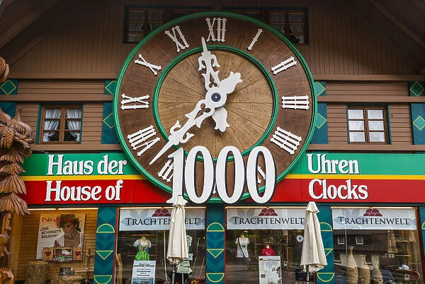 Germany, Baden-Wurttemburg, Black Forest, Triberg, House of 1000 Cuckoo Clocks