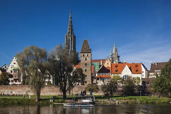 Germany, Baden-Wurttemburg, Ulm, city view from the Danube River